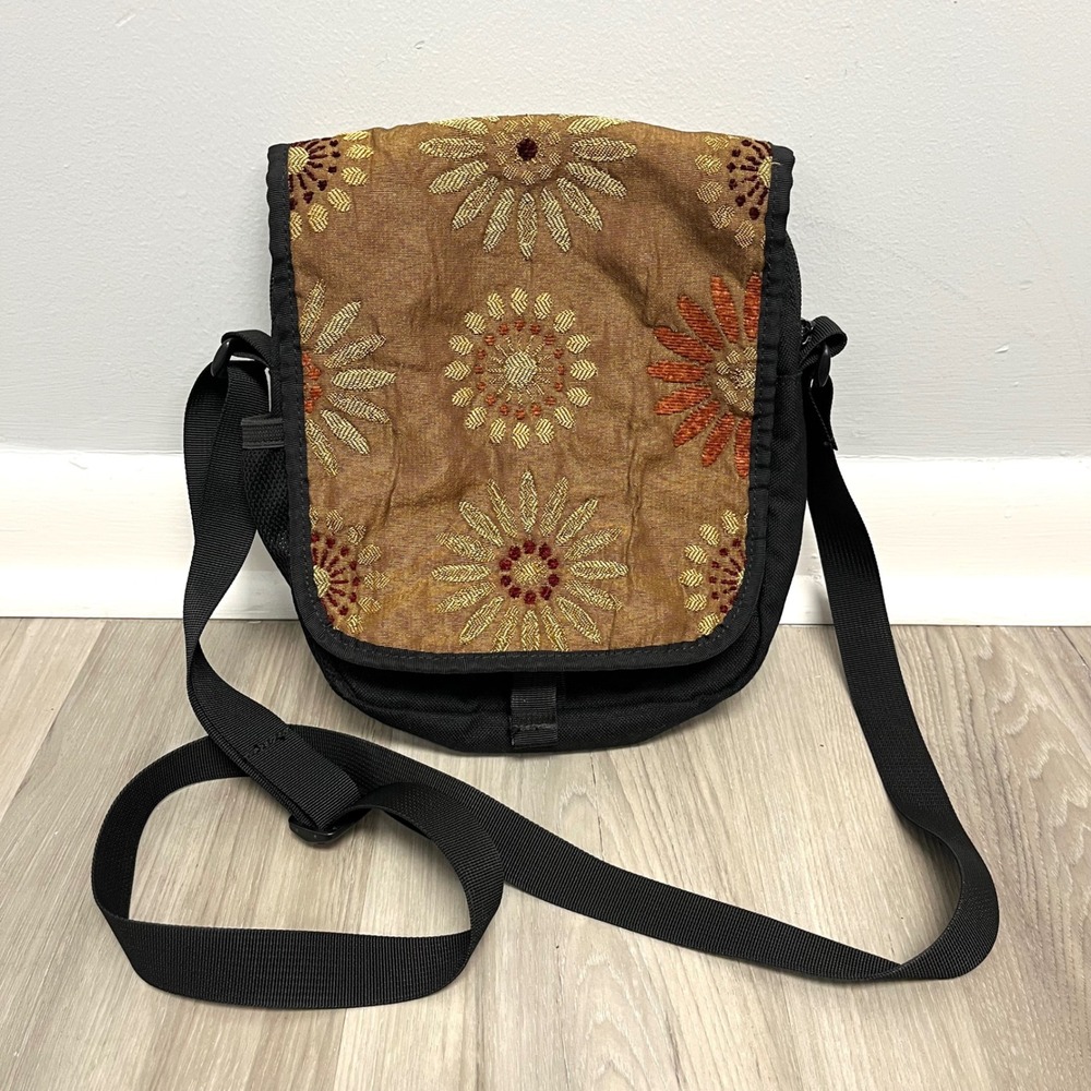 Reign Vermont Bag Women's OS The Rambler Floral Embroidered Buckle Flap Handmade